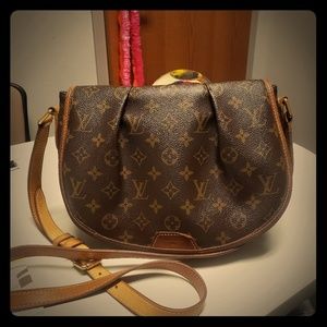 Menilmontant crossbody